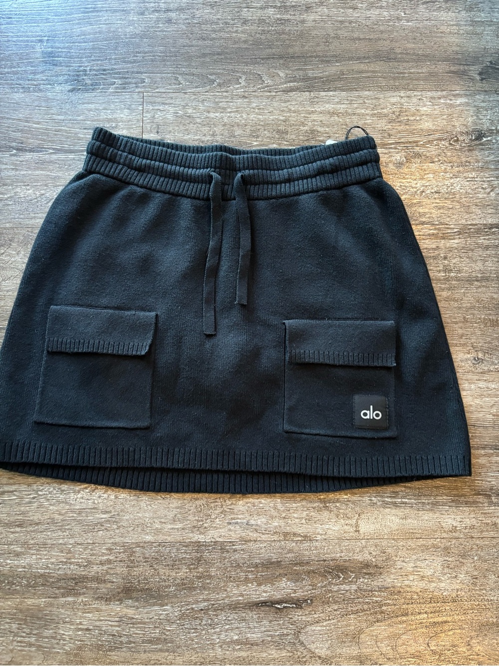 ALO Yoga Black Knit Mini Skirt with Front Pockets